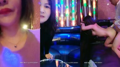 丰满的熟女-被情伤过的女人-离异带娃，KTV勾引服务生，真实自然，这身材撩哪个哪个倒下在骚逼怀抱里！