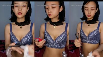 单身少妇贱奴~长相还是个小女孩，自个还上了把锁真有意思，硬生生用钢构爆菊花，玩得还挺前卫~长见识啦！！