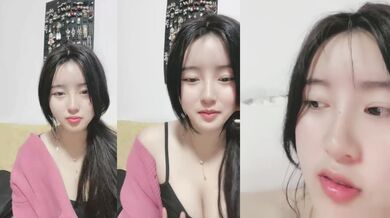 外表甜美邻家妹妹！好久没自慰了！多毛骚穴震动棒插，爽的流白浆，抽插猛捅，搞的舒服了