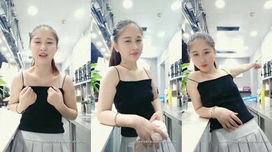 奶茶小妹~一边卖奶茶~一边直播聊骚