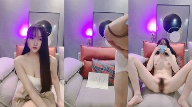 尖下巴网红小姐姐！下海大秀自慰！脱光光白皙皮肤，穿上黑丝极品美腿，掰穴揉搓很是诱惑