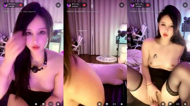 极品网红-奶油爱喷水：~自慰潮喷~就像狂风暴雨般倾泻而出，被质疑是尿，小姐姐试身说法， 这不是尿啊兄弟！