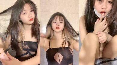 甜美新人00后妹子，黑丝沙发带个薄眼罩，主动特写掰穴逼逼粉红粉嫩蝴蝶逼