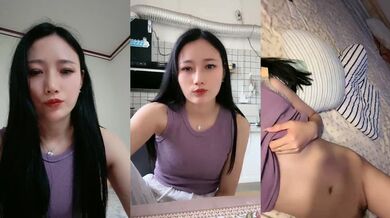 真实良家小少妇露脸激情大秀直播诱惑狼友，在狼友的指挥下漏出骚奶子自慰逼逼，特写展示骚遍家里每一间屋子