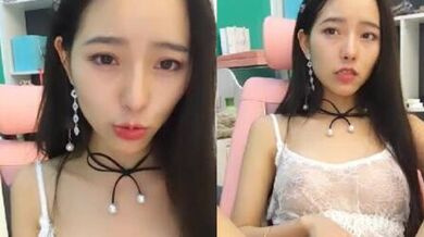 高颜值美女主播贝贝身材苗条声音很嗲诱 扎两个辫子全裸小秀 很是诱惑喜欢不要错过