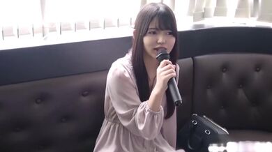 清纯可爱妹子被大胖子按在椅子上草无套内射逼里