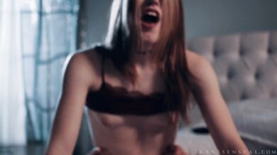 气质极品身材人妖和小鲜肉床上翻滚亲密深喉玩起屁眼真狠超长肉棒插大肠高难度后入干到爆