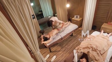 MDWP0012_荒淫男師傅的服務之_主動吞吐肉棒的女顧客官网.