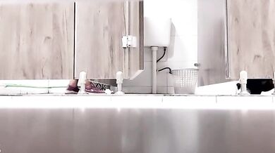 2025年8月最新还是女人偷拍最方便【户外厕拍】骑上小电驴，到麦当劳偷拍，厕所里妹子络绎不绝，精彩刺激！ (2)