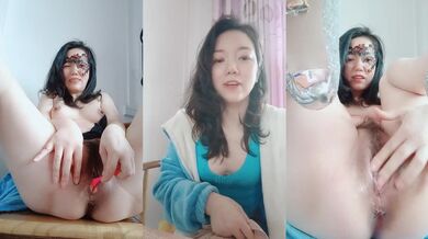 车晓小幼师文文静静少妇私下也是一个瑜伽爱好者在家跳蛋震得高潮导致尿失禁叫声好大啊隔壁都能听到！.