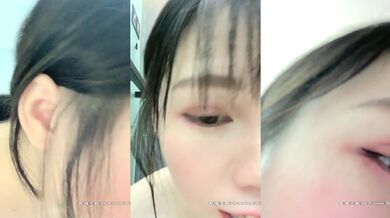 密炖雪梨汁 肤白奶挺的年轻妹子舔完鸡巴对着镜头抠自己的美鲍，还说她的奶头时常发硬想要人操她