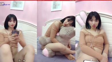 小可爱粉护士 求挑逗，自慰棒搞淫穴，啊啊哥哥求守护，妹妹的逼逼好痒 淫荡啊！