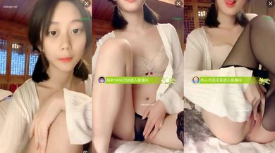 成都武侯区【极品粉嫩萝莉】清新派美女，性感小腿退穿上黑丝 诱惑极了，小粉穴掰开惊现小逼逼呻吟自慰，可以约哦！