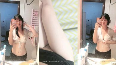 清纯玉女【援交女大学生】身材很棒很正点的女大学生 跳蛋自慰大秀 ,波波很圆润 自己摸奶手感好好，笑起来好温暖吖~