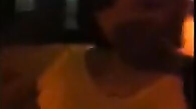 妖艳妩媚TS美妖 性感丝袜高跟鞋 露出大JJ下楼打飞机，丰满的乳房 天呐 好刺激！