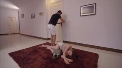 邻居喝完酒敲开了我的大门.