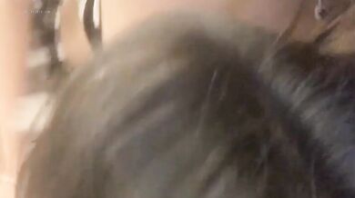 『江南第一深情』抱抱猫儿吧顶级约炮大神最新约炮众多反差婊美女 嫩妹收割机，戴套都会戴反的小笨蛋，对着镜子看着自己被后入