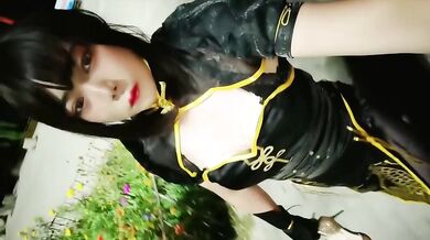 热门人妖 ·cd陆诗捷 · 精装打扮，公园露出，紧张兮兮，小心翼翼的玩小鸟，直至出货！