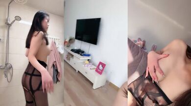 丝袜高跟露脸大长腿极品小宝贝激情大秀，镜头前各种发骚，揉奶玩逼抠的自己浪叫不断，奶头都立起来了好刺激