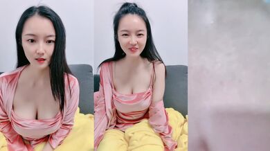 唯美性感露脸极品风骚少妇，听狼友指挥先洗澡诱惑狼友，床上各种骚浪动作展示，揉奶玩逼奶子逼心精彩刺激