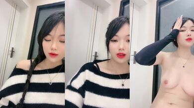 性感的女神尤物全程露脸大秀直播，粉嫩逼逼特写自慰呻吟，火辣激情裸舞，听狼友指挥各种风骚动作不断好刺激