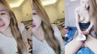 成都丝丝露脸丝袜高跟极品小少妇的诱惑跟大鸡巴小哥啪啪性爱直播，口交大鸡巴玩的嗨，无套抽插爆草内射骚穴