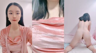 气质美少妇！看似文静骚的很！洗完澡给大家秀，柔软大奶子晃动，跳蛋震动豆豆，咬唇表情很是诱惑