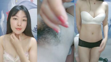 气质超棒美御姐！给大家秀一波！慢慢脱掉，坚挺白嫩奶子，跪在椅子结实肥臀，紧致骚穴掰开