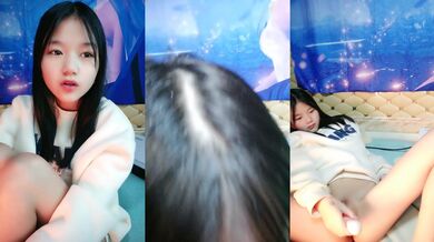 萝莉女神的诱惑高颜值全程露脸跟狼友互动撩骚，性感粉嫩小穴洗澡诱惑尿尿给狼友看，酸奶到逼上让小哥舔口交