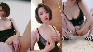 蝴蝶逼短发大表姐，全程露脸穿着睡衣诱惑狼友，揉奶玩逼自慰呻吟，淫声荡语水多多，叫的好骚啊，精彩别错过