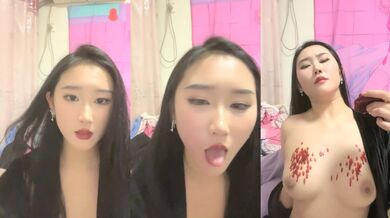 说话嗲嗲的妹子，骚气十足，袒胸露乳，玻璃棒自慰掰穴双道具插穴