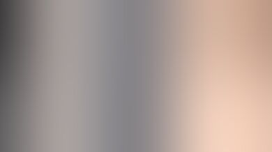 身材不错的小骚逼镜头前发骚，黑丝洗澡诱惑狼友，自慰逼逼叫的好骚，淫声荡语不断，逼毛浓厚性欲旺盛真骚啊