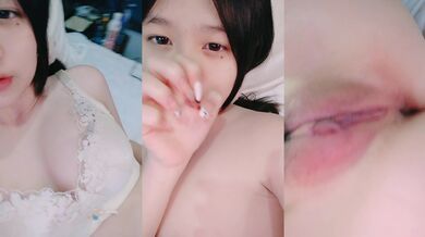 邻家妹妹！乖巧甜美少女！白皙皮肤美乳，粉嫩肥穴特写，假屌磨蹭搞得小穴好湿，大白美臀极度诱惑